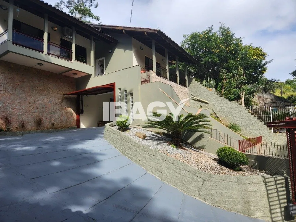 Rental house with 4 bedrooms and 2 en-suites — photo 8