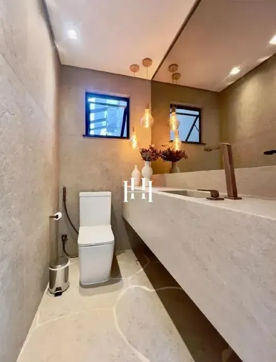 Furnished house, 800 m², with a bathtub — photo 14
