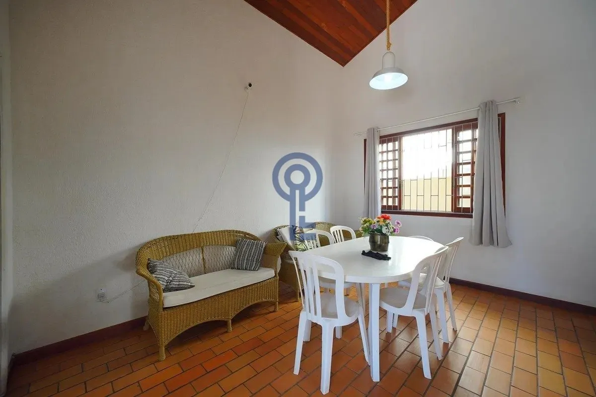 Casa mobiliada com 4 dormitórios e 3 banheiros — photo 15