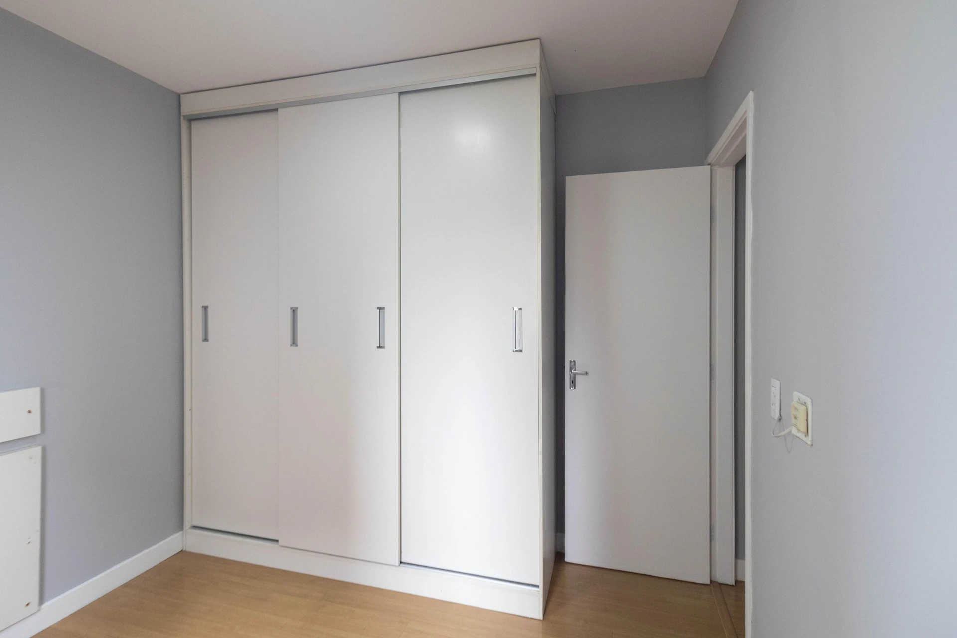 2-bedroom apartment with a home office in Curitiba — photo 25