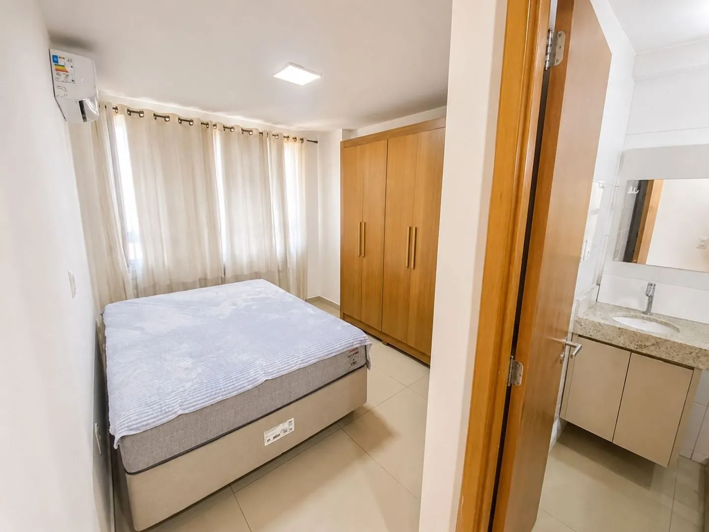 Apartamento amueblado con 3 dormitorios y balcón