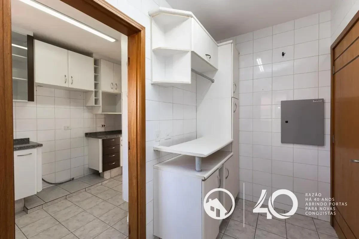 3-bedroom apartment with a home office — photo 29