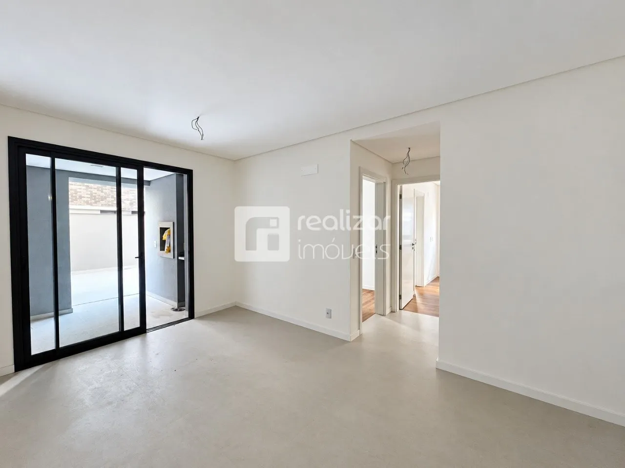 Glass-enclosed balcony in a 2-bedroom apartment, 70 m²