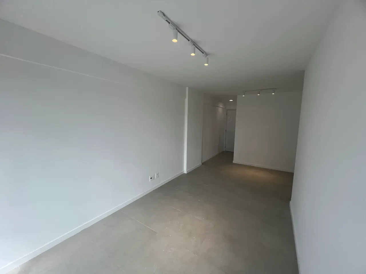 Home office in a 2-bedroom apartment, 74 m² — photo 20