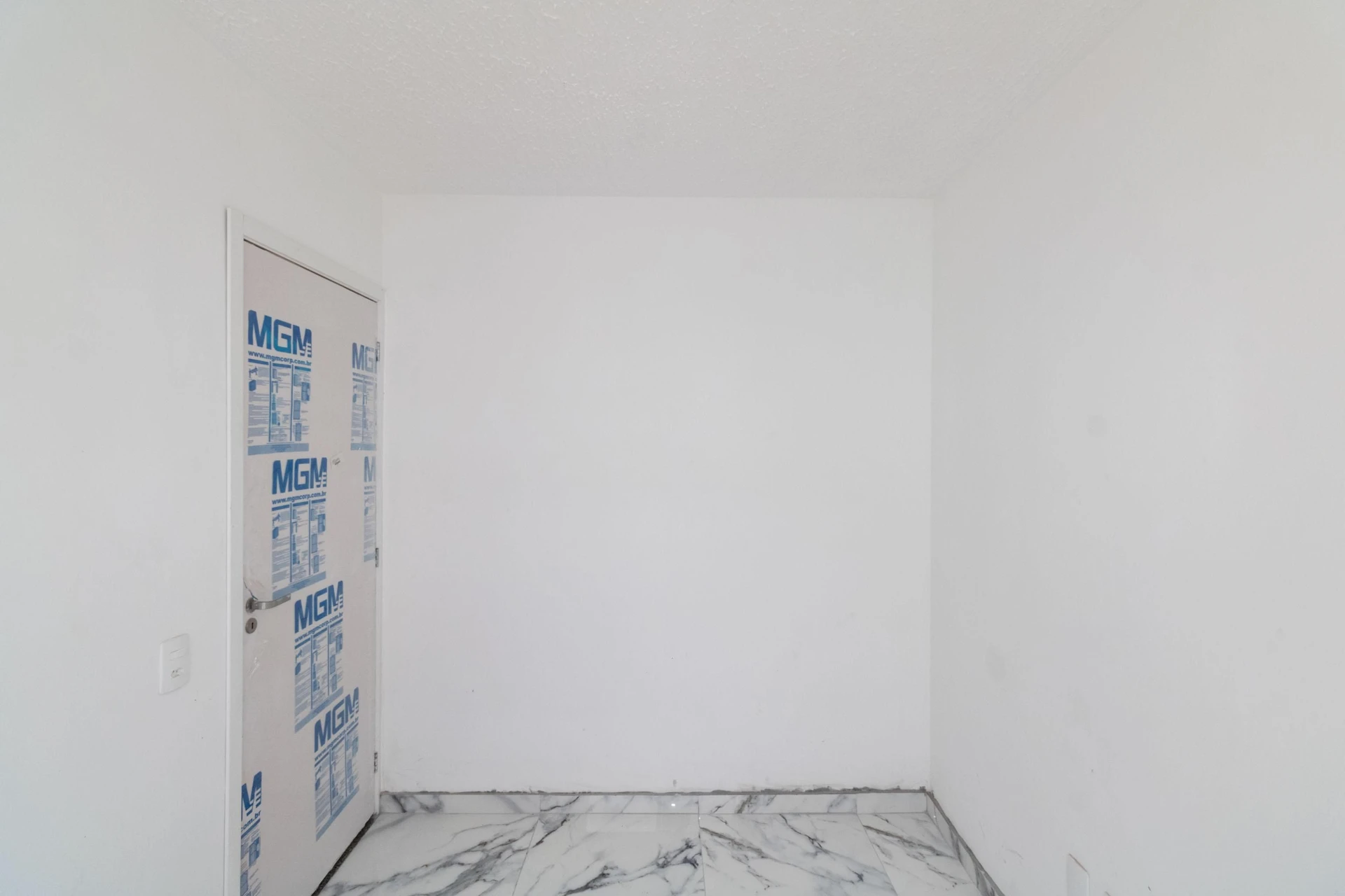 Unfurnished apartment with 2 bedrooms and 1 parking spot — photo 40