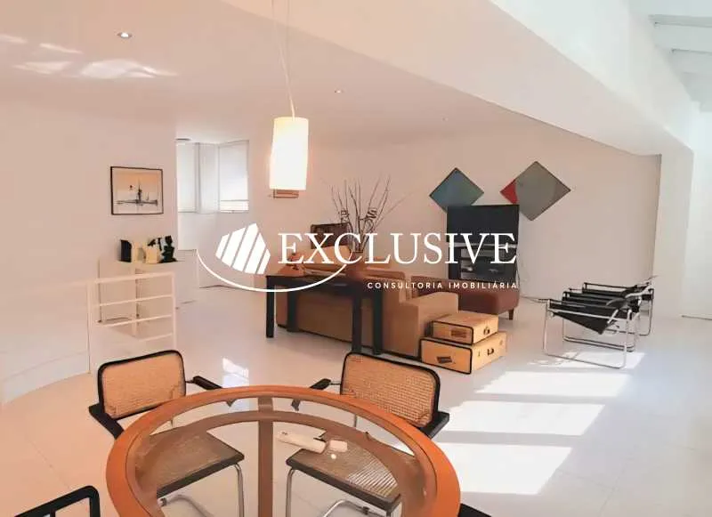 Duplex penthouse with an open kitchen and 2 bedrooms — photo 11