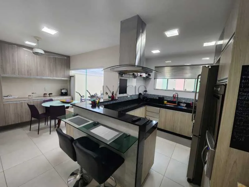 Casa mobiliada em condomínio com 5 quartos e 5 banheiros — photo 2