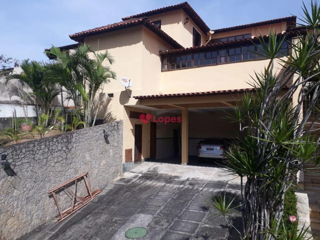 Mountain view in a 4-bedroom house, 431 m² — photo 8