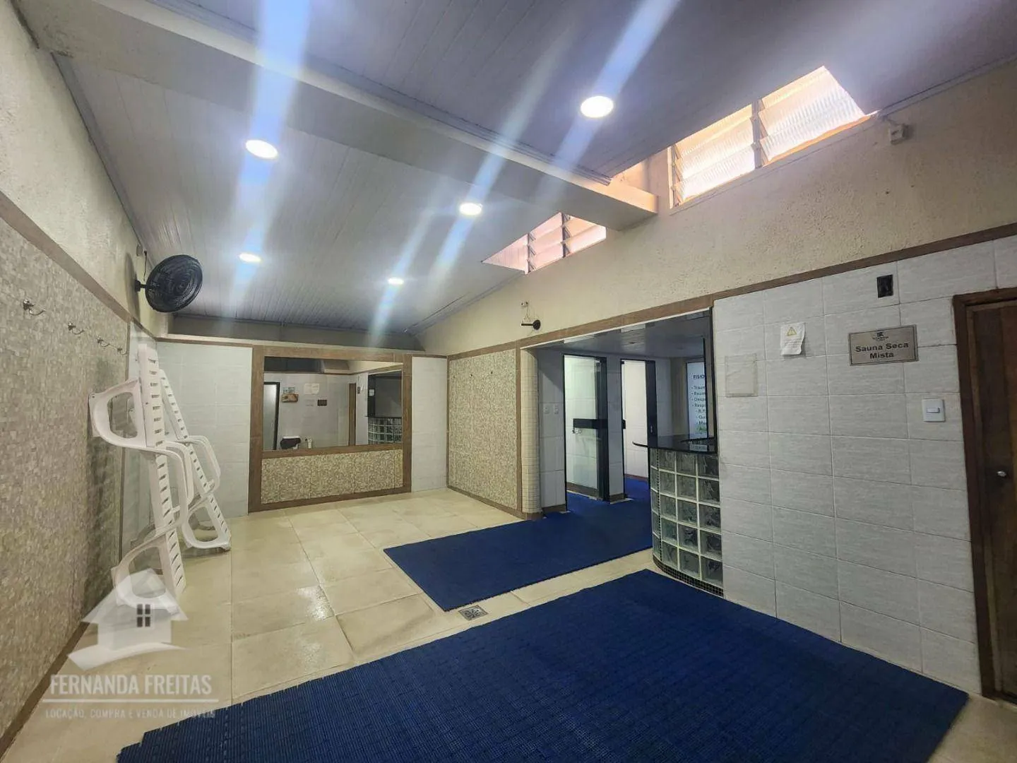4-bedroom apartment with enclosed balcony and private garden — photo 77