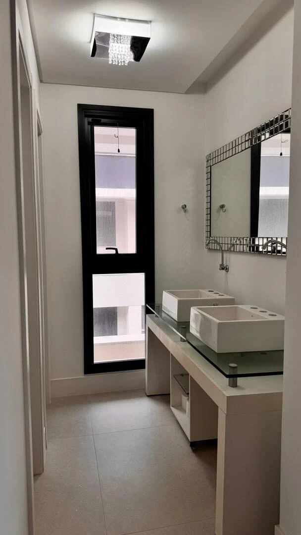 Departamento de 4 dormitorios con ventanales de piso a techo — photo 46