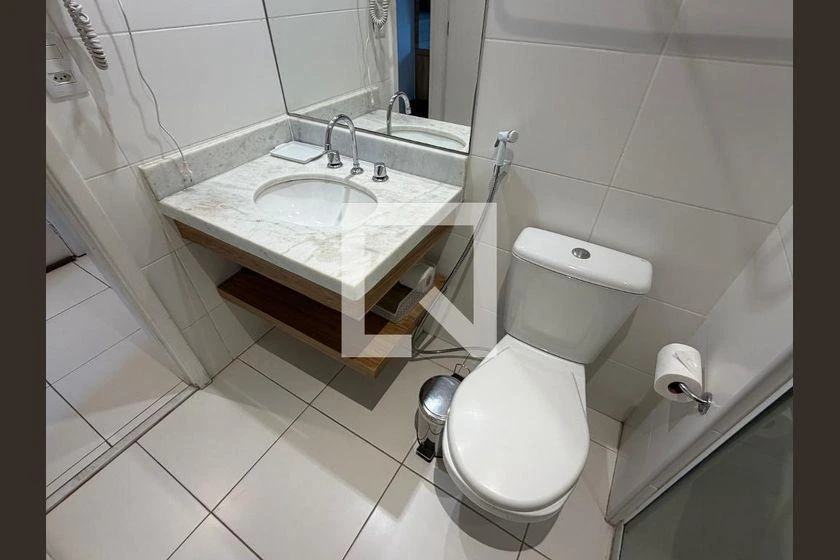 Furnished 2-bedroom apartment with an en-suite pair — photo 39