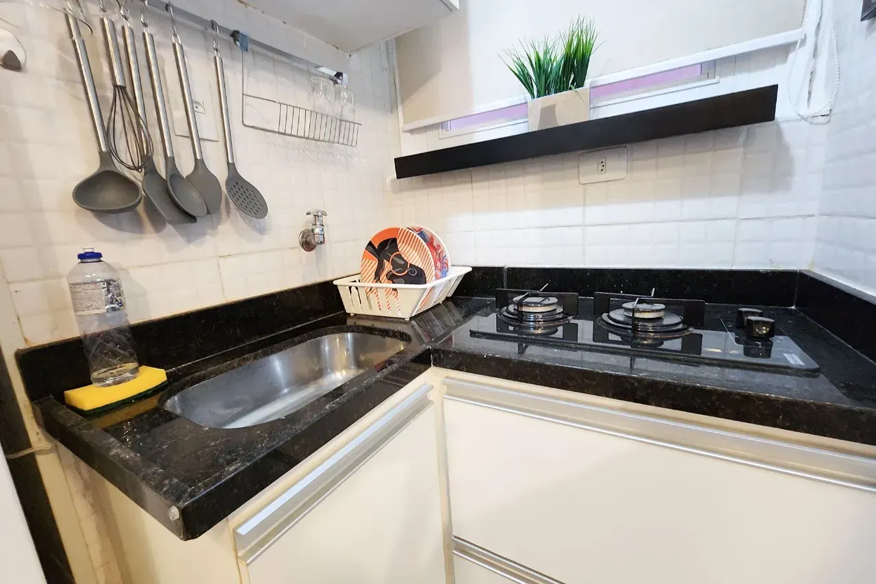 One-bedroom apartment with a washing machine — photo 19