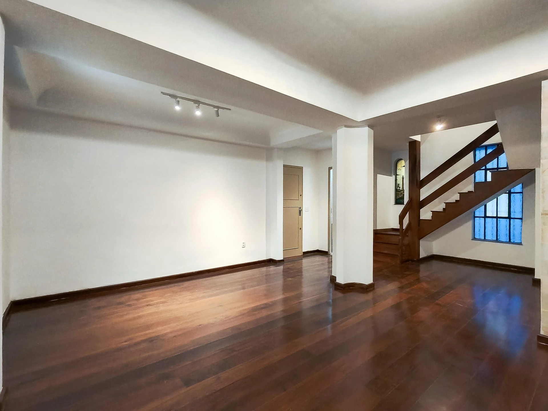 House for rent with 5 bedrooms and 8 bathrooms — photo 14