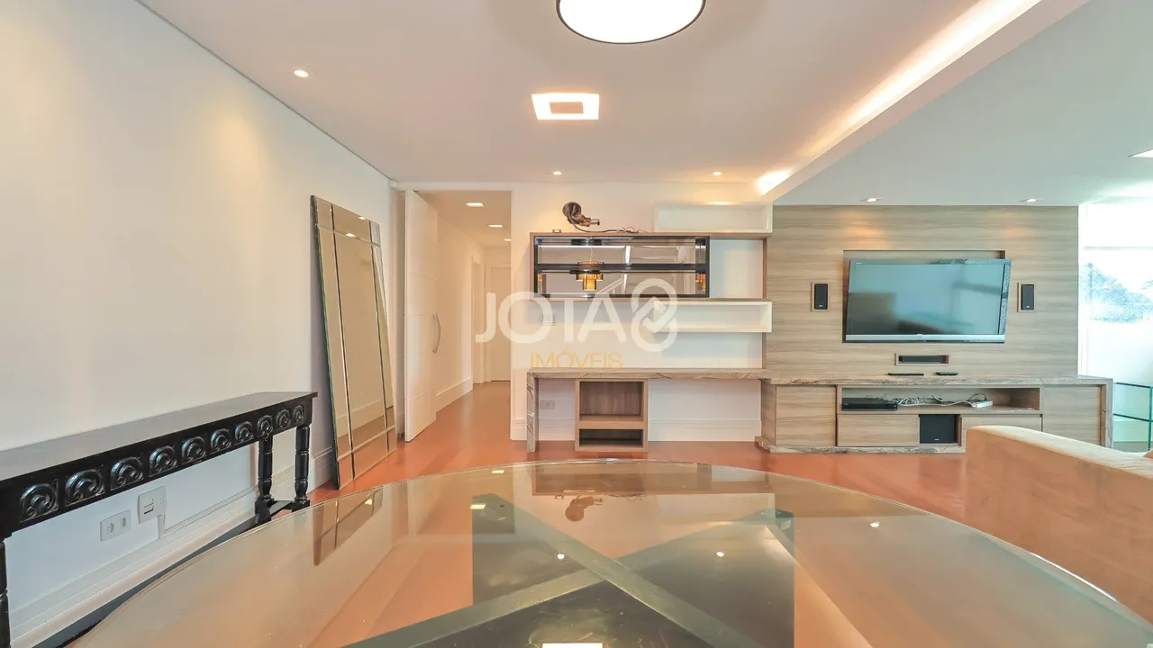 Furnished 3-bedroom apartment with a private BBQ — photo 3