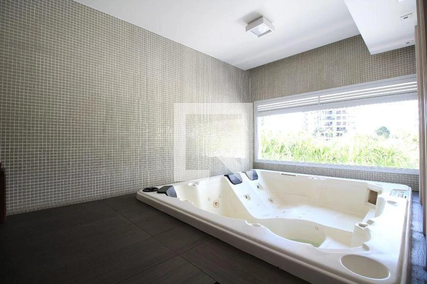 2-bedroom apartment in a building with a gym — photo 22