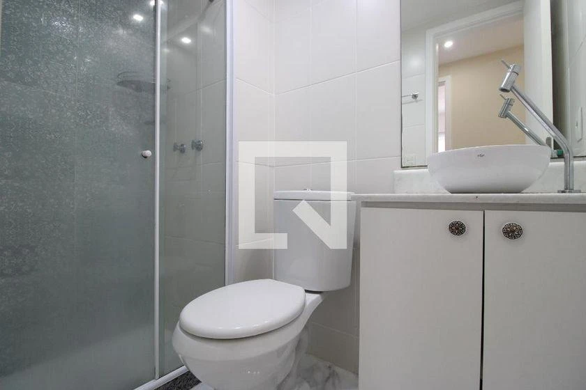 2-bedroom apartment in a building with a pool — photo 40