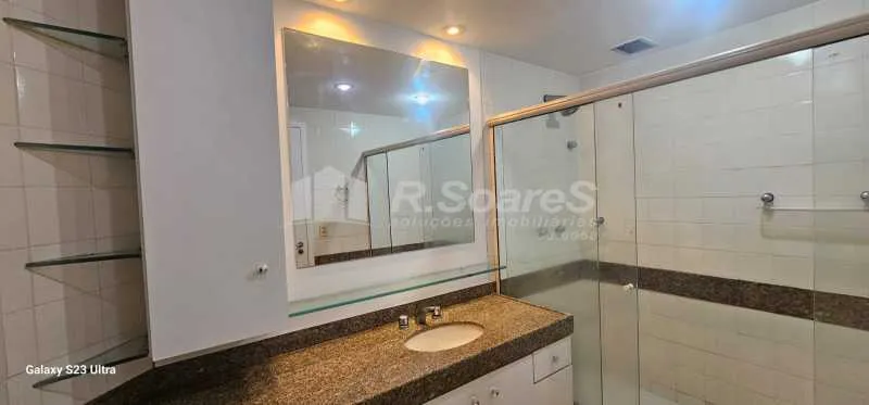 217 m² duplex with 3 en-suite bedrooms and 2 parking spots — photo 5