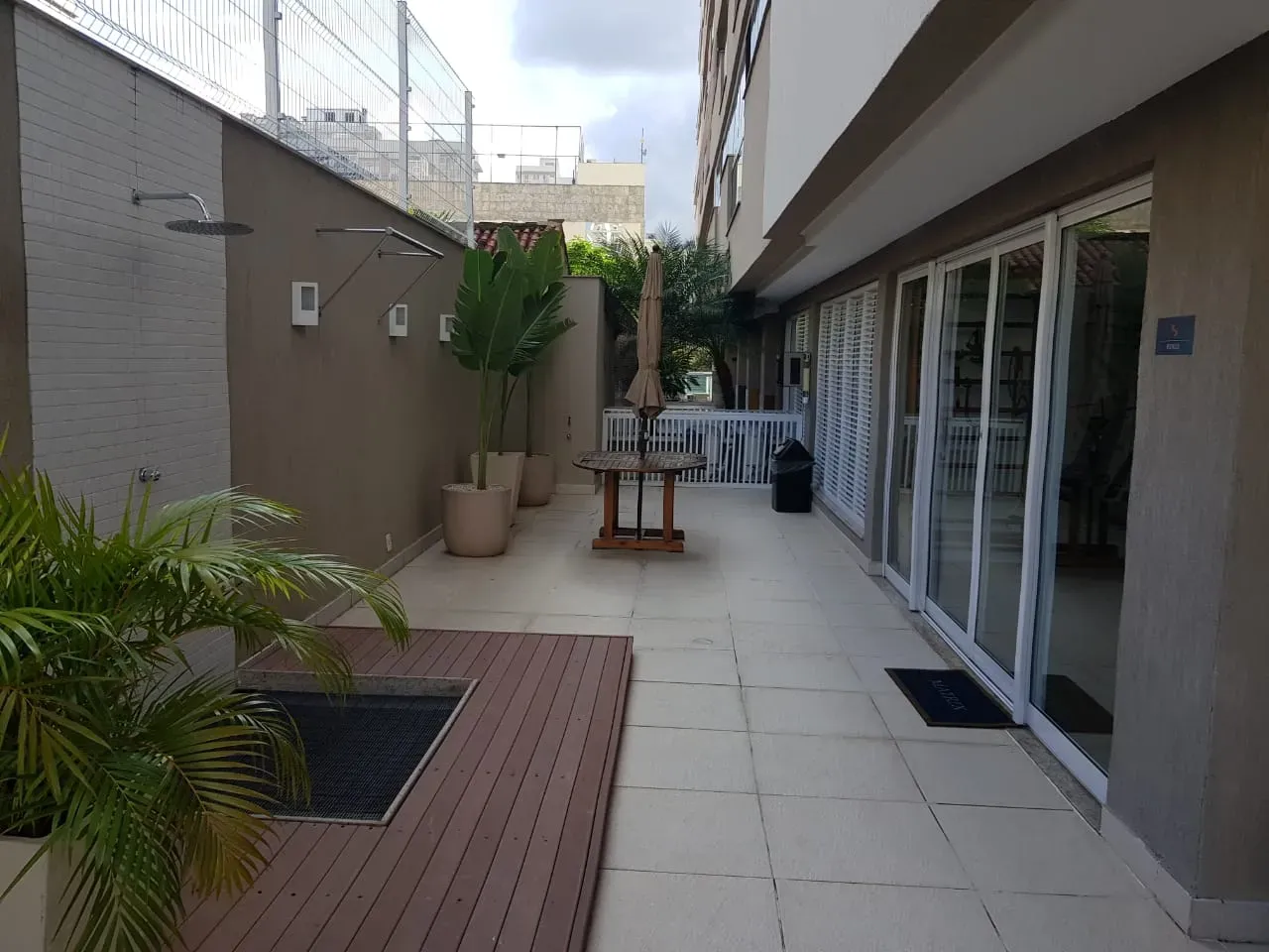 Балкон с грилем и 2 спальни: квартира 91 м² — photo 27