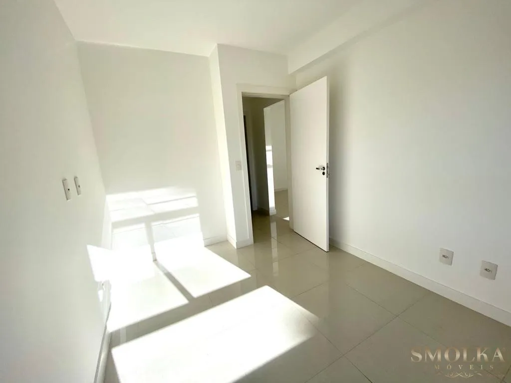 Apartamento en alquiler anual con 3 dormitorios y suite — photo 18