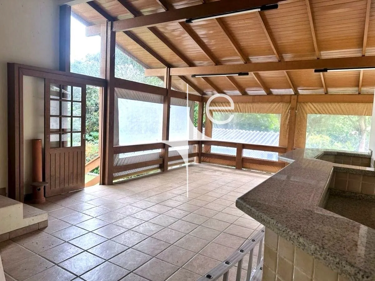 House with 3 bedrooms and 5 bathrooms, 481 m² — photo 19