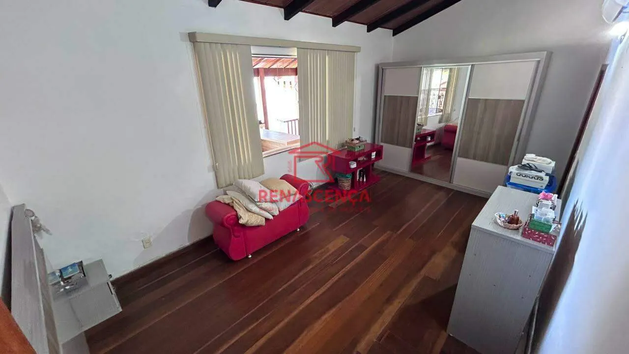 House with 4 bedrooms and 5 bathrooms and 3 parking spots — photo 16