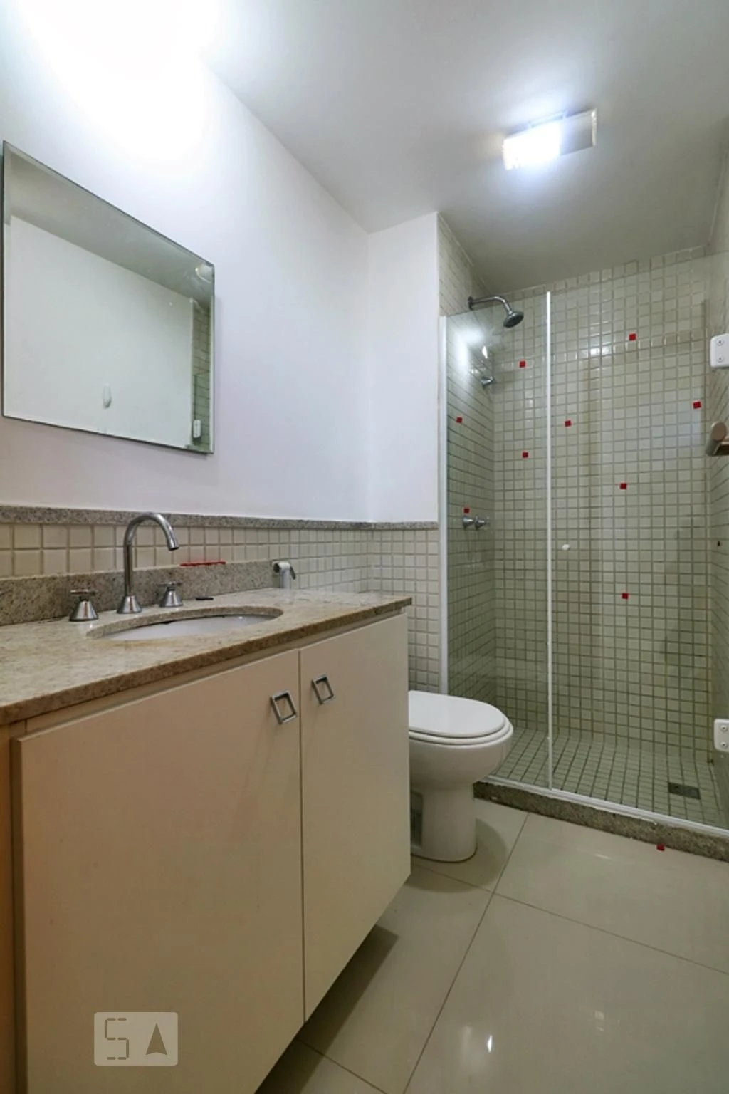 Balcony with a grill in a 3-bedroom apartment, 80 m² — photo 12