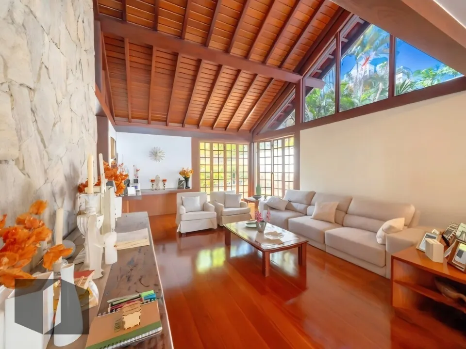 Casa com 4 quartos, 5 banheiros e 5 vagas — photo 17