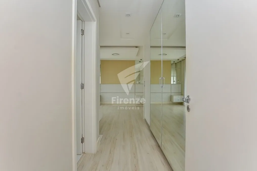 Furnished 352 m² apartment with 3 en-suite bedrooms — photo 36