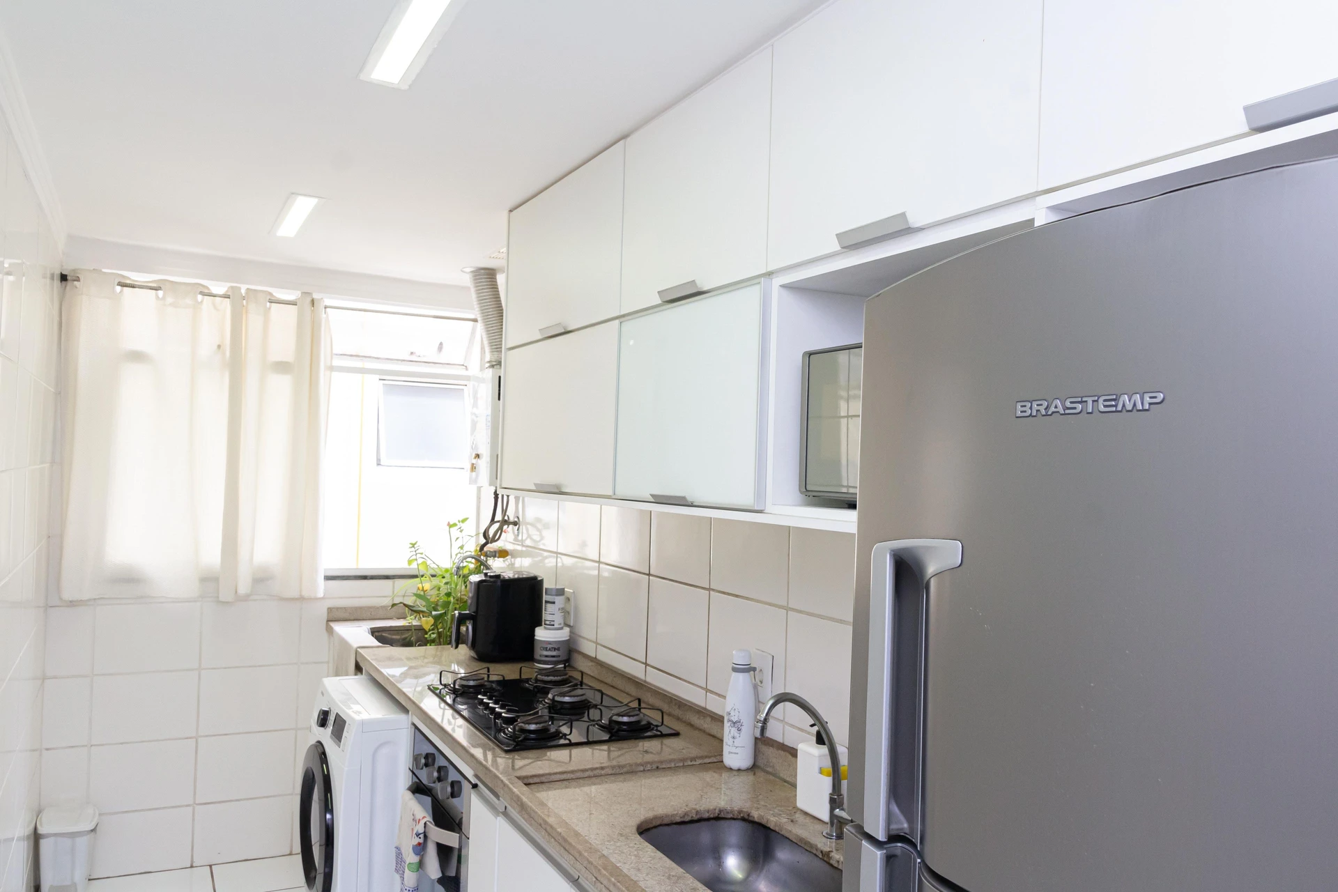 Apartamento mobiliado de 2 quartos em condomínio com piscina — photo 32