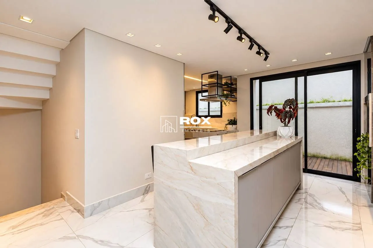 3-bedroom house with a walk-in closet in Curitiba — photo 13