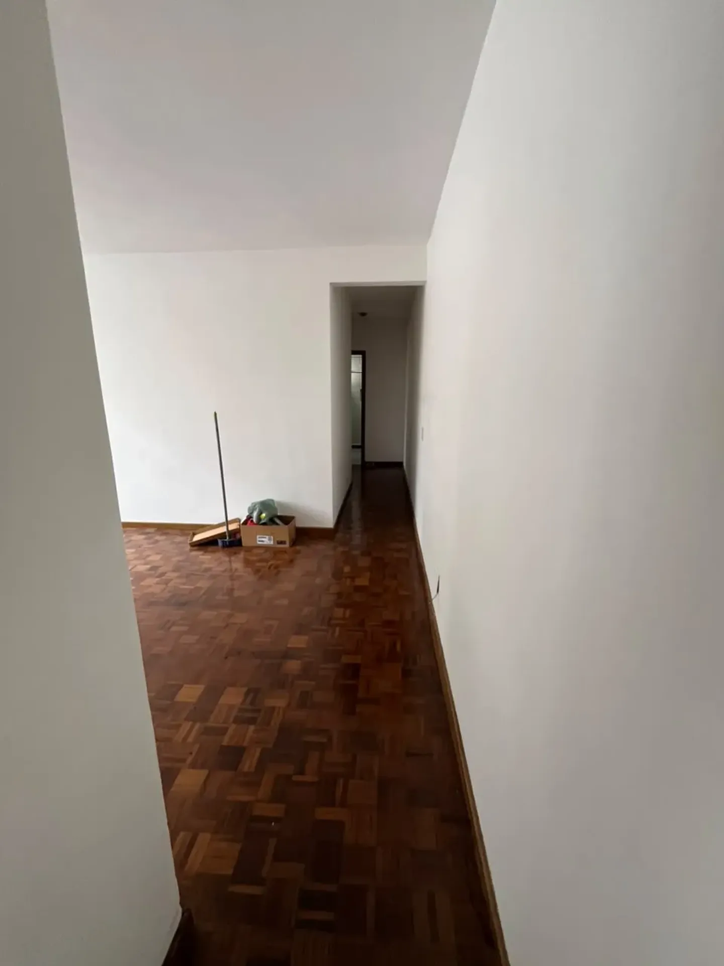 Apartment on the 1st floor with wood or laminate floors — photo 4