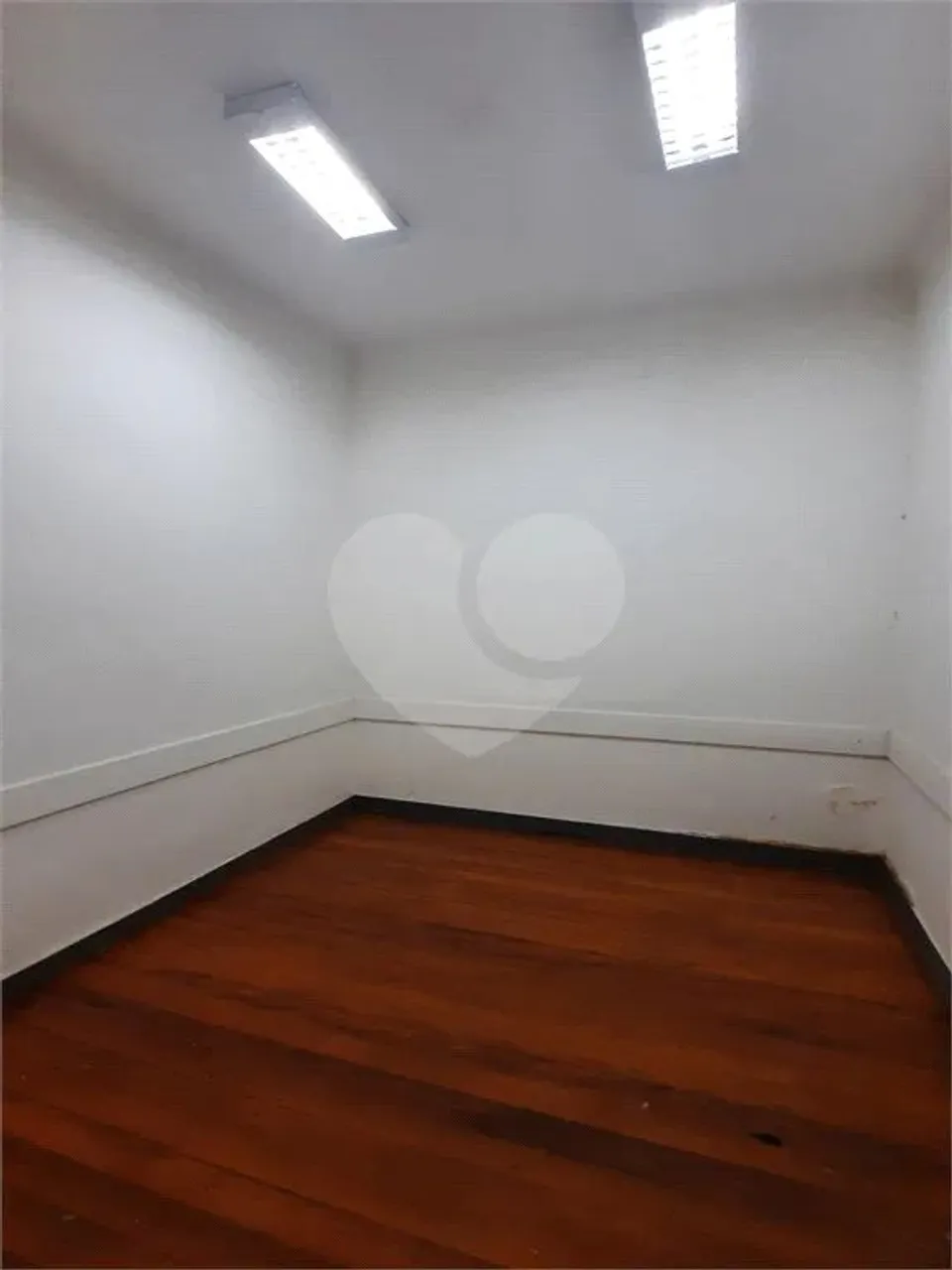 Unfurnished house with 5 bedrooms and 5 bathrooms — photo 8