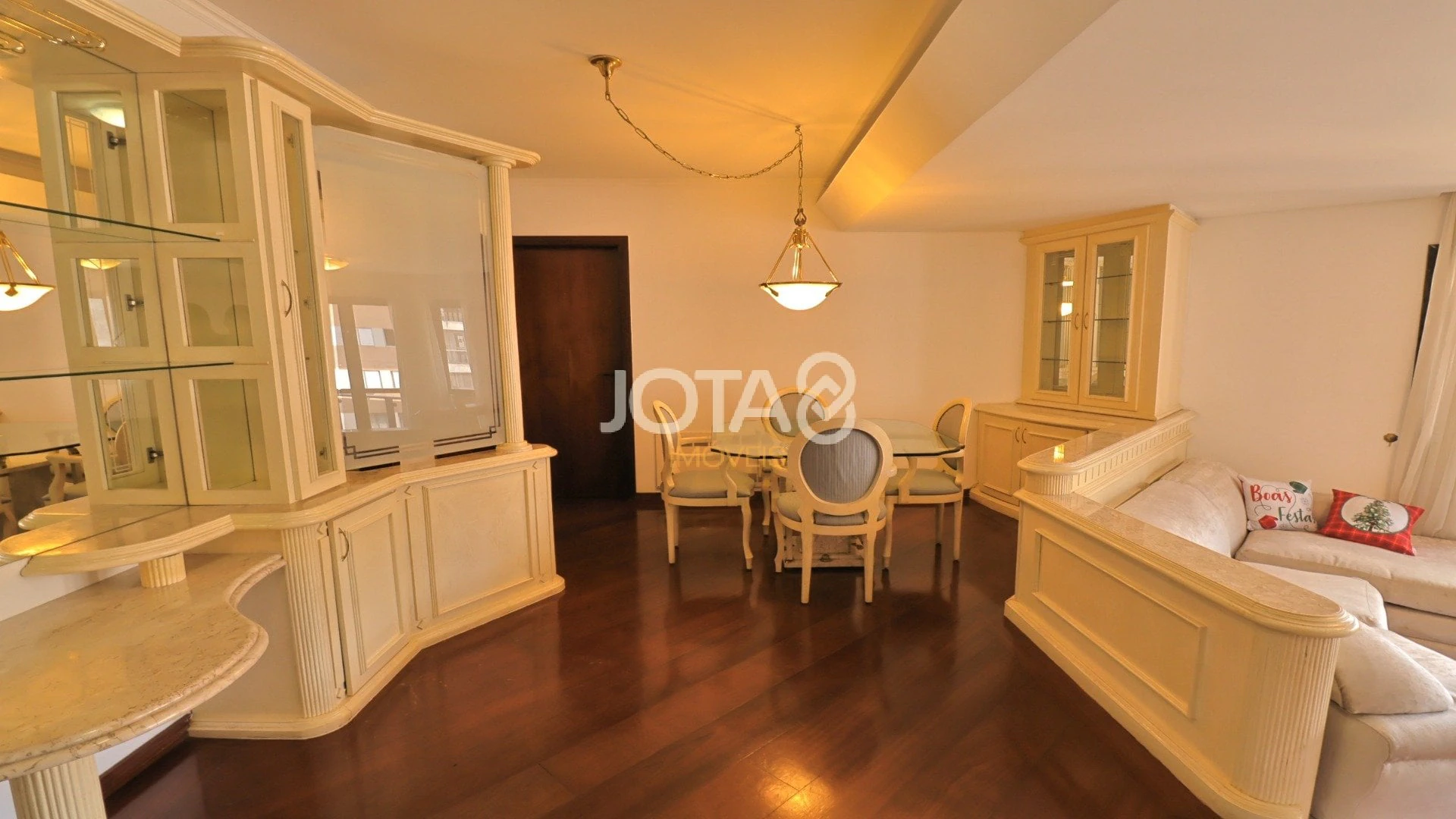 88 m² apartment with a bathtub and floor-to-ceiling windows — photo 10
