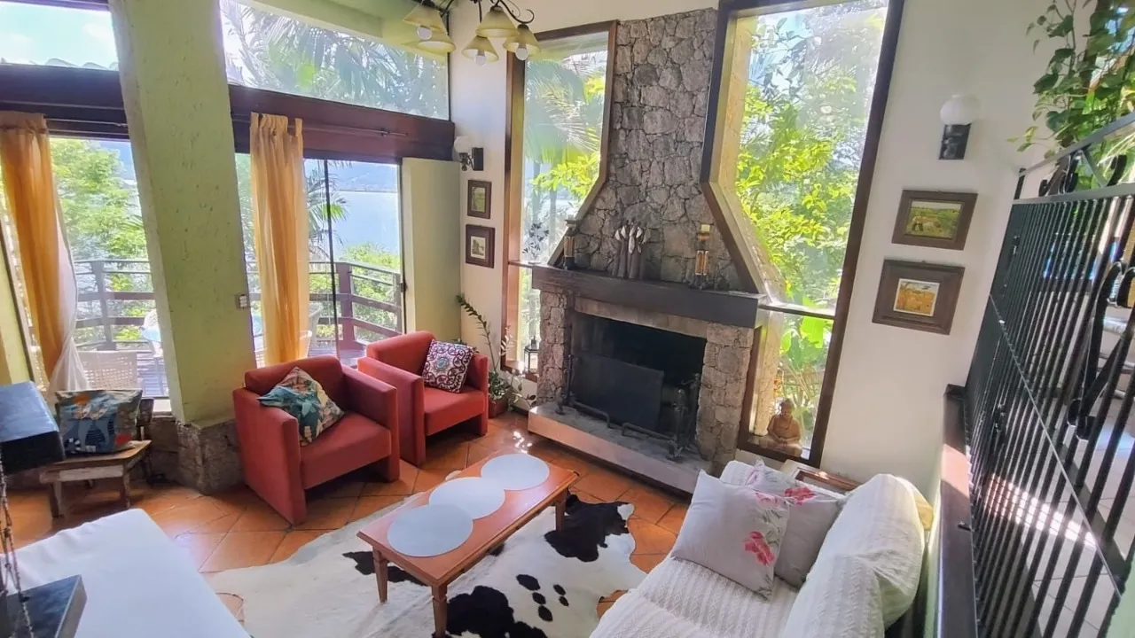 Furnished 4-bedroom house with 400 m² of space