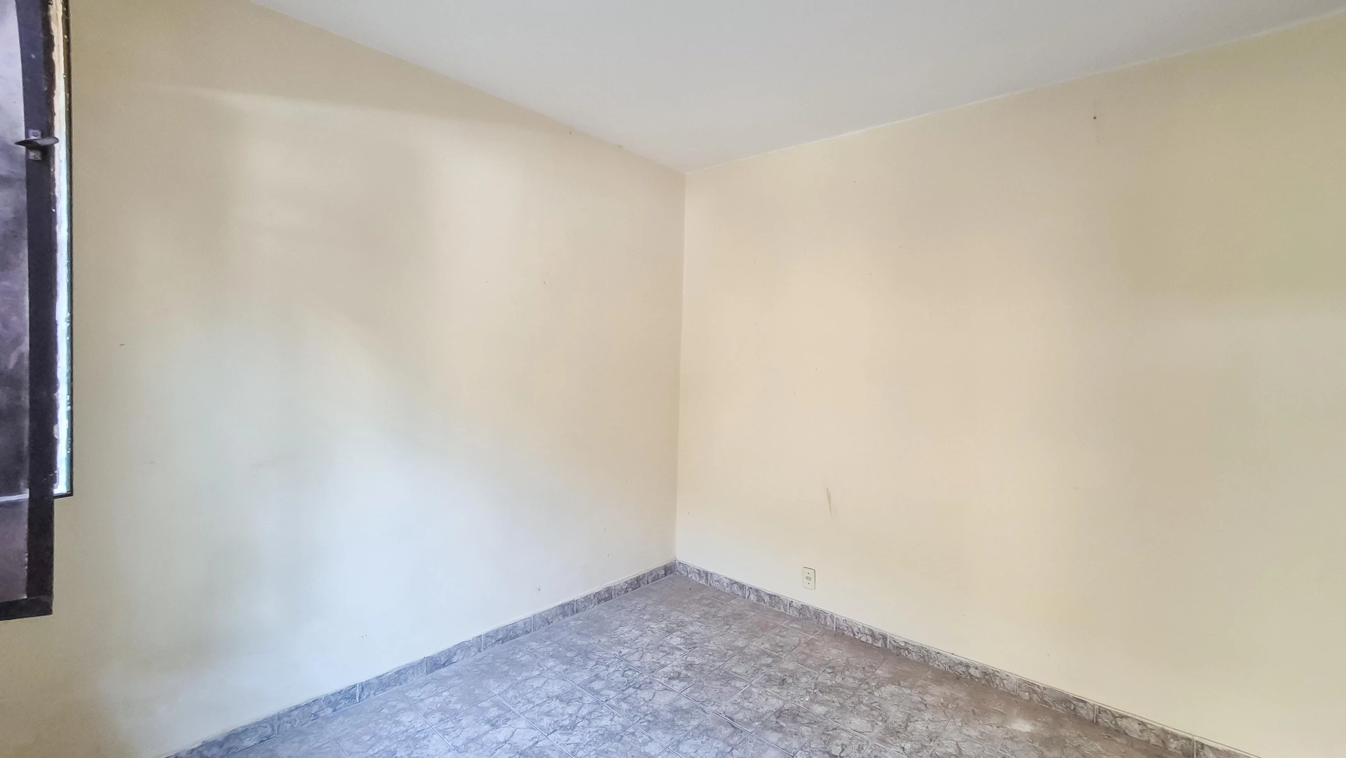 House with 2 bedrooms and a washing machine — photo 37