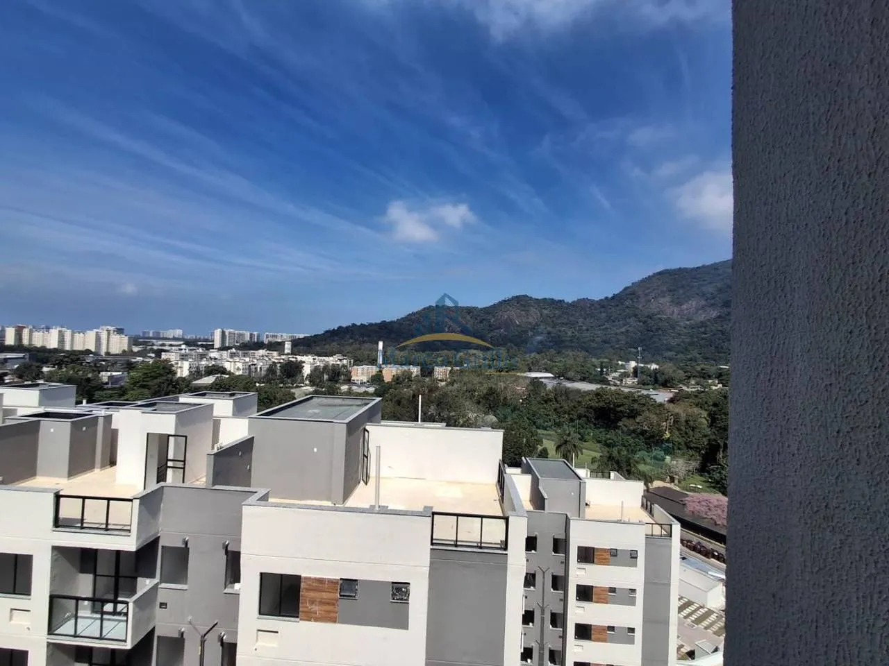 Apartment with balcony and mountain views — photo 13