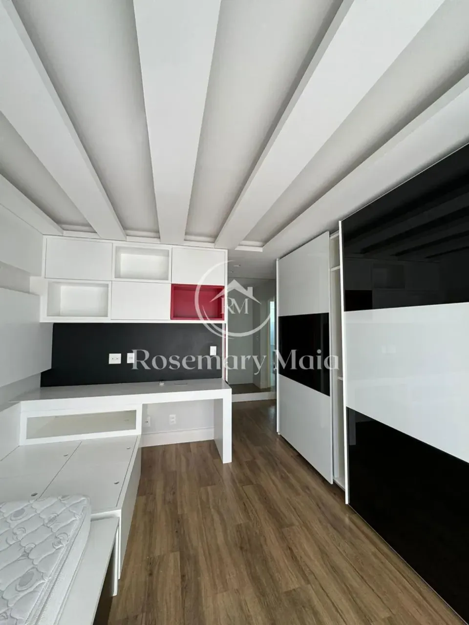 Furnished 1700 m² house with 5 bedrooms and open-plan kitchen — photo 13