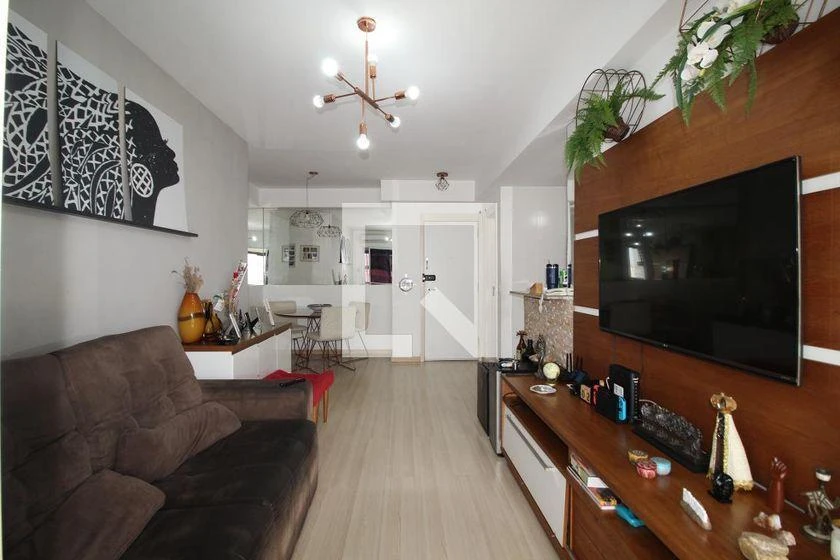 Glass-enclosed balcony in a 2-bedroom apartment, 78 m² — photo 22