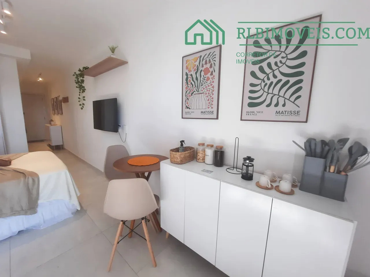 1-bedroom apartment with air conditioning and microwave — photo 14