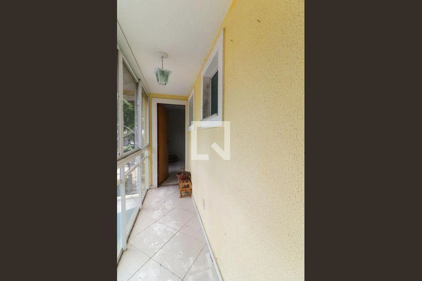 Balcony with a grill in a 2-bedroom house, 125 m² — photo 41