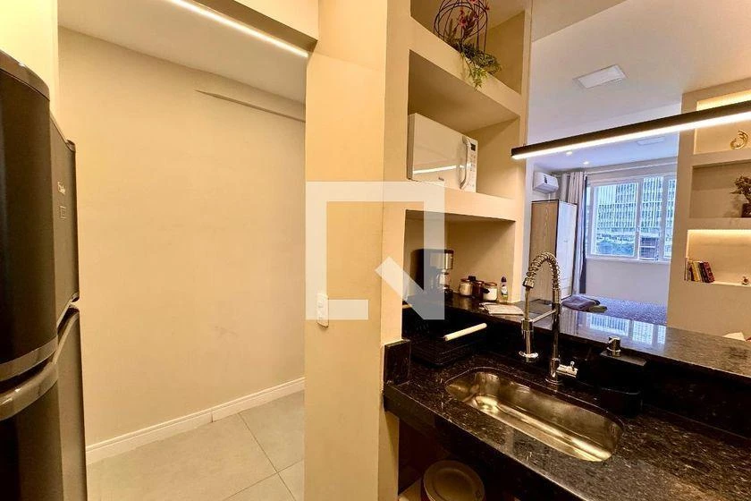 One-bedroom apartment with a washing machine — photo 12