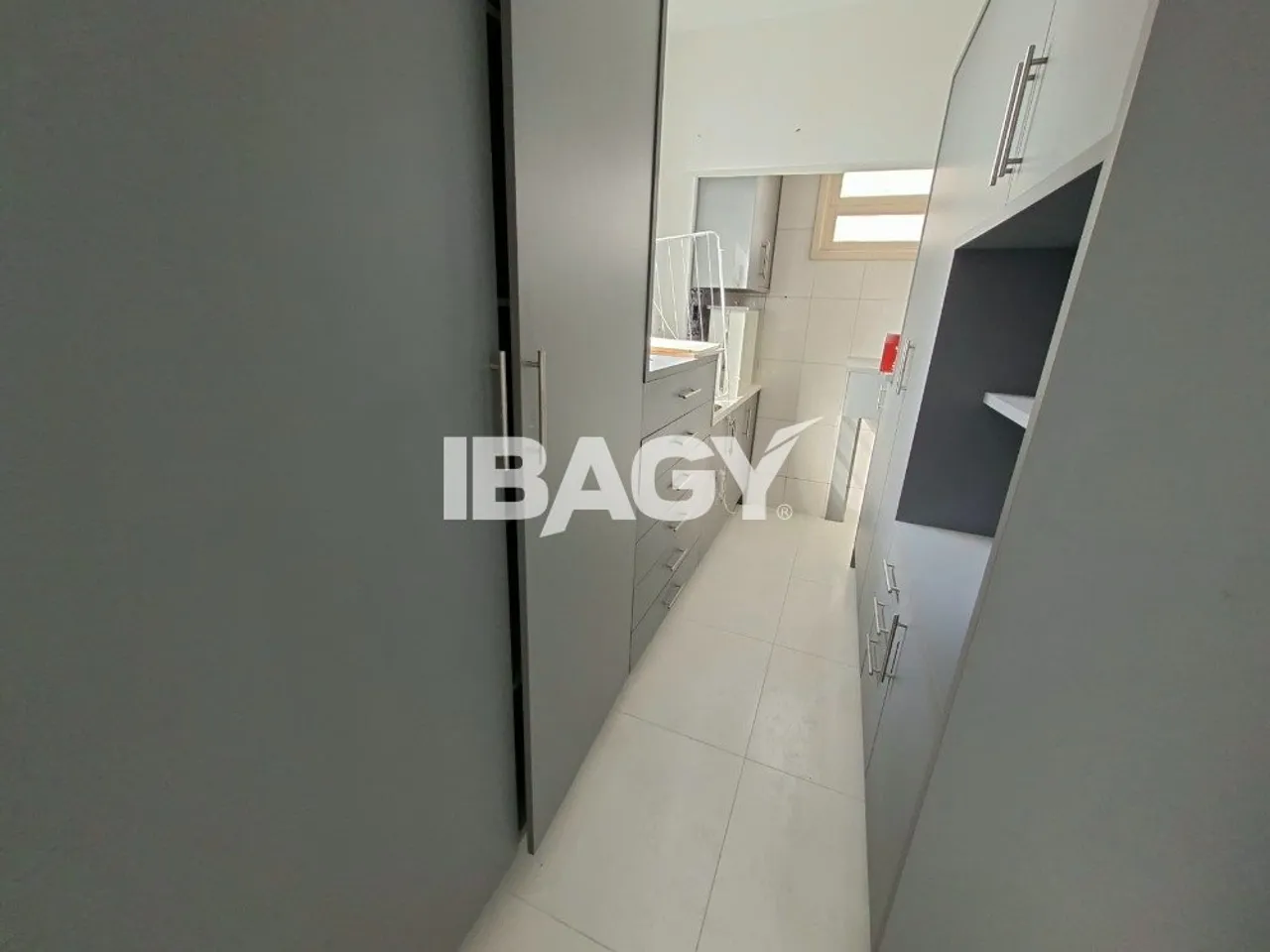 Departamento de 3 dormitorios con piso de madera o laminado — photo 6