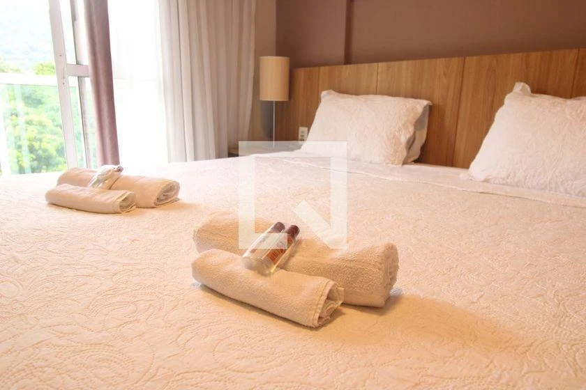 Furnished studio, 28 m², with a glass-enclosed balcony — photo 14