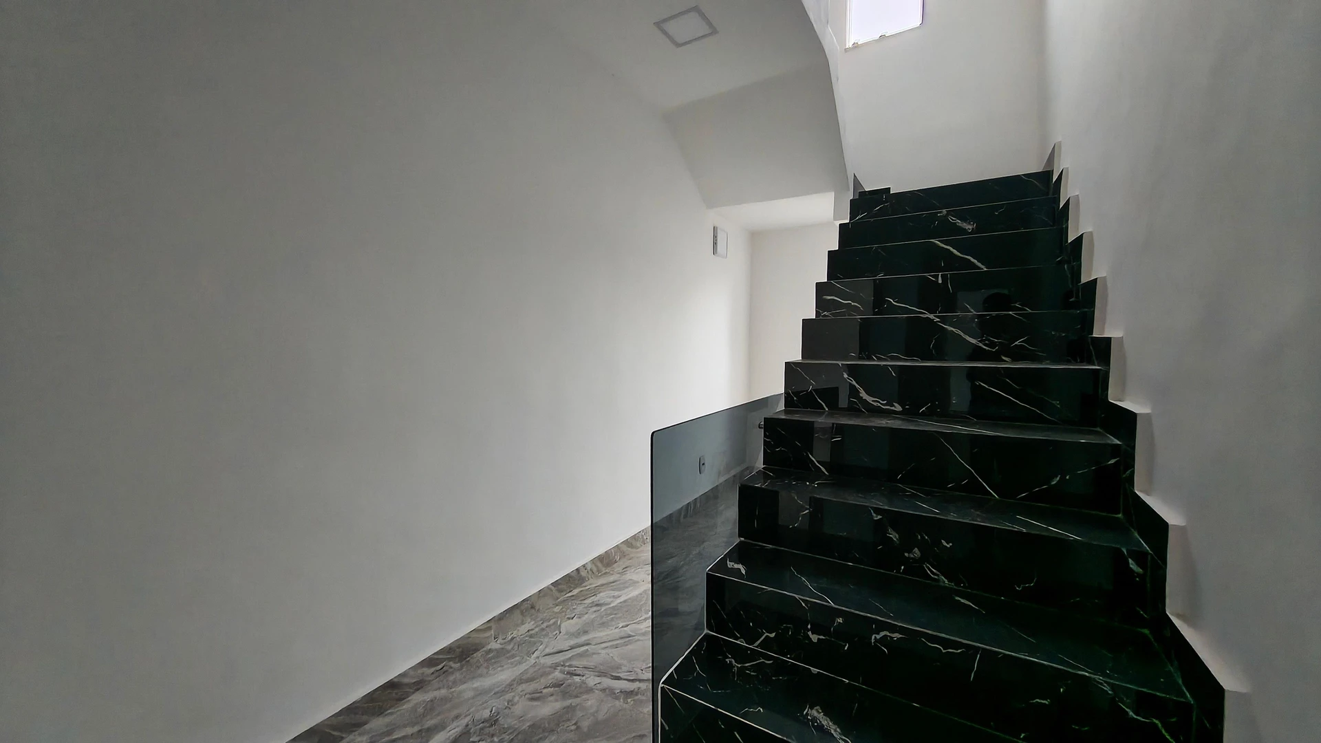 Unfurnished house with 3 bedrooms and 3 bathrooms — photo 33