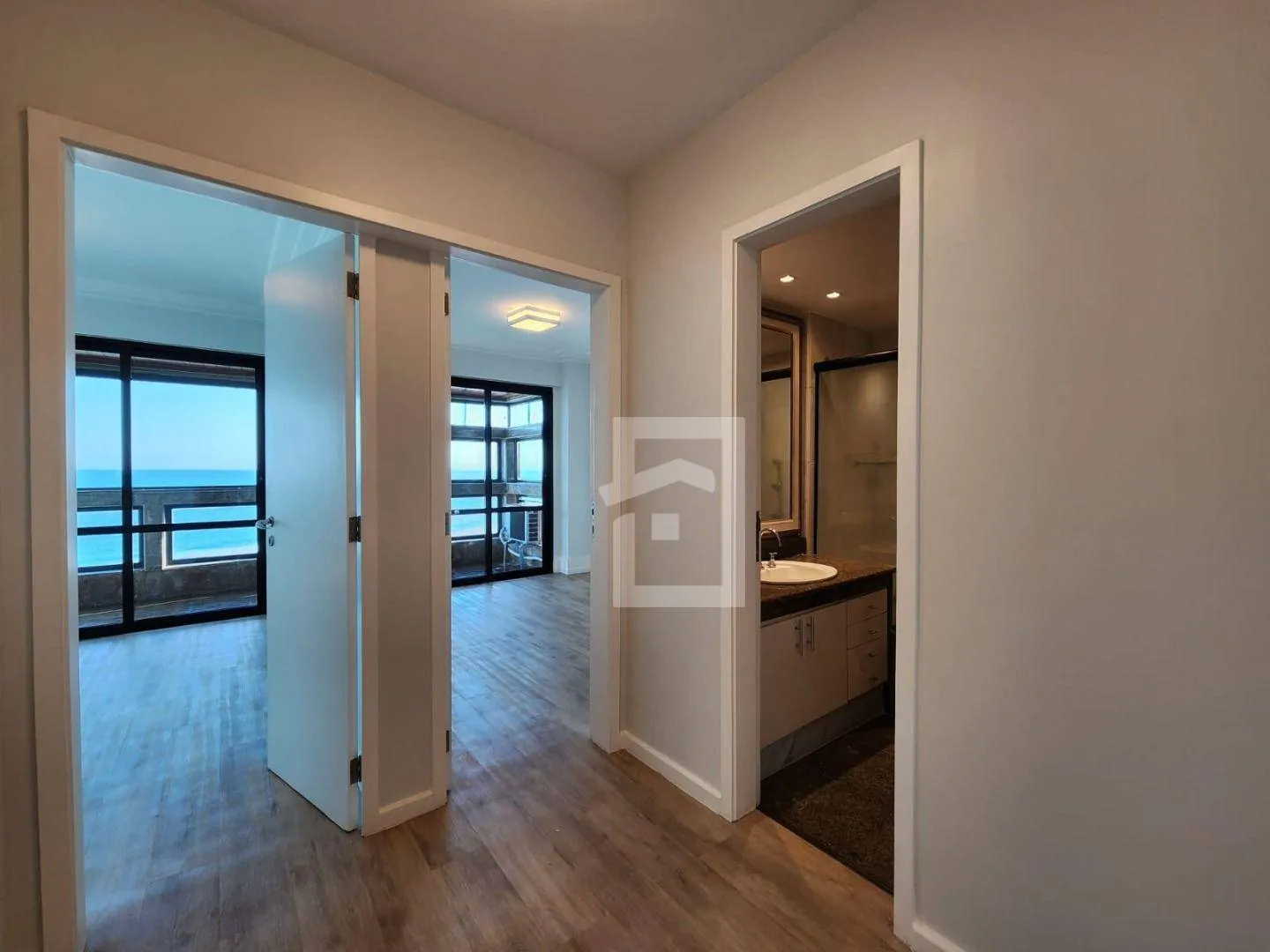 4-bedroom apartment with enclosed balcony and private garden — photo 84