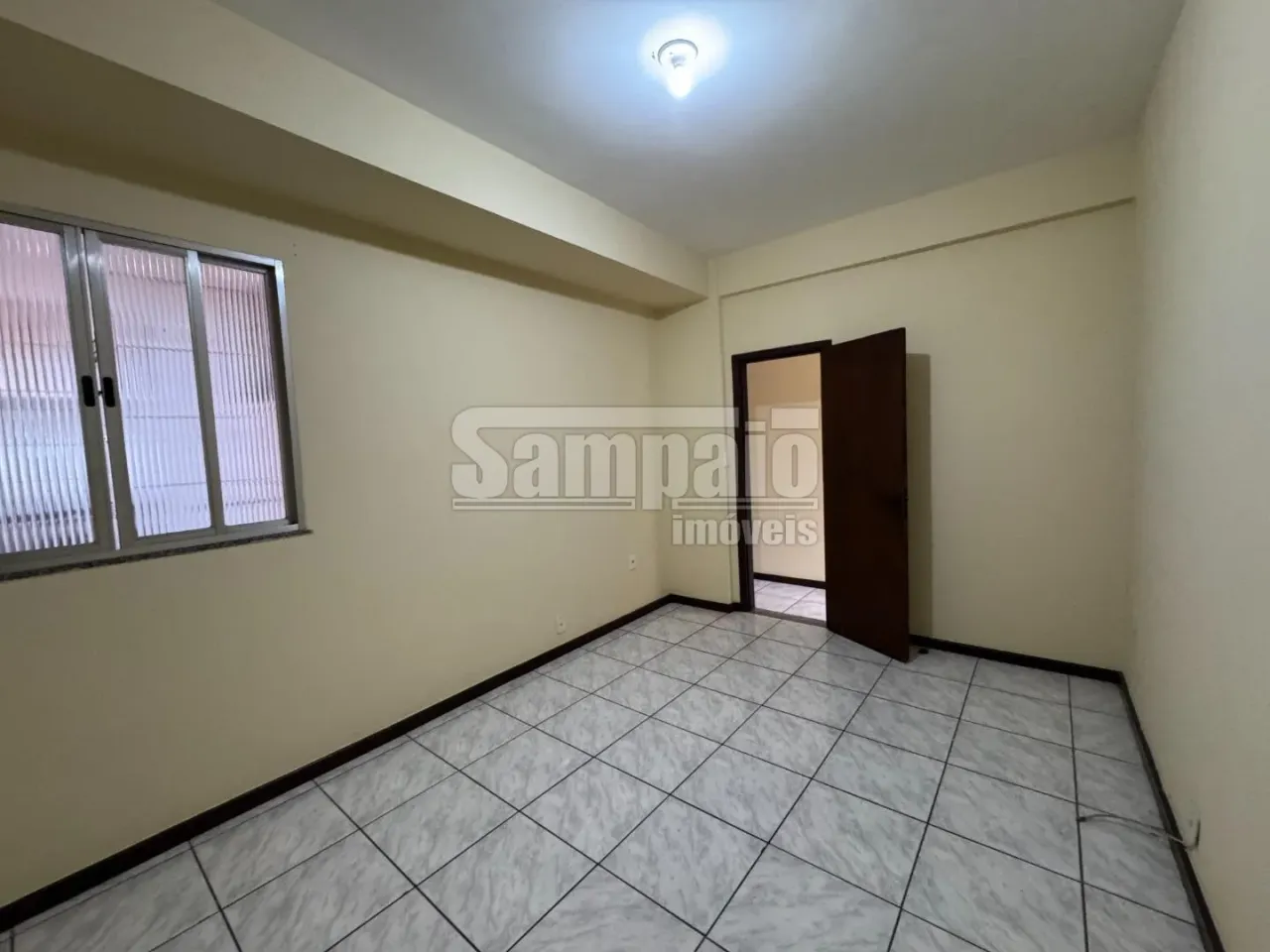 2-bedroom apartment with ceramic tile floors — photo 9