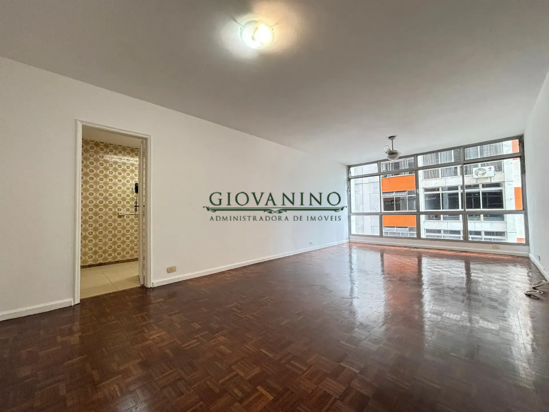 Apartamento de 4 quartos com piso de madeira ou laminado — photo 3