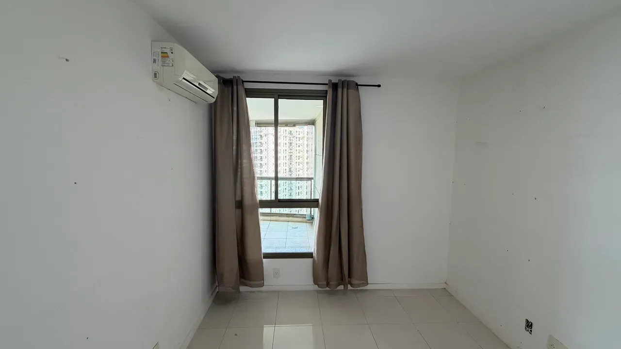 157 m² apartment with 4 bedrooms, 3 baths, balcony — photo 27