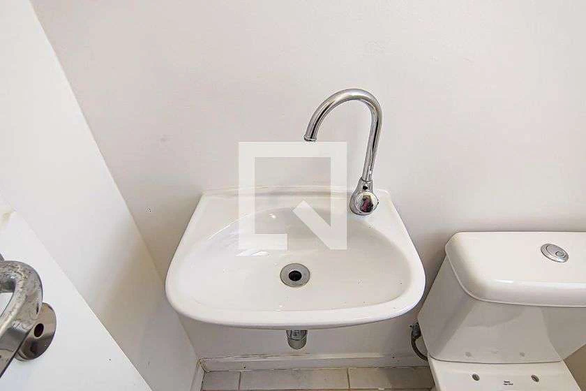 Apartamento vazio de 3 quartos com varanda e 185 m² — photo 25