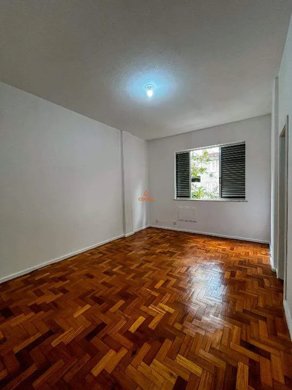 Apartment on the 4th floor with wood or laminate floors — photo 5